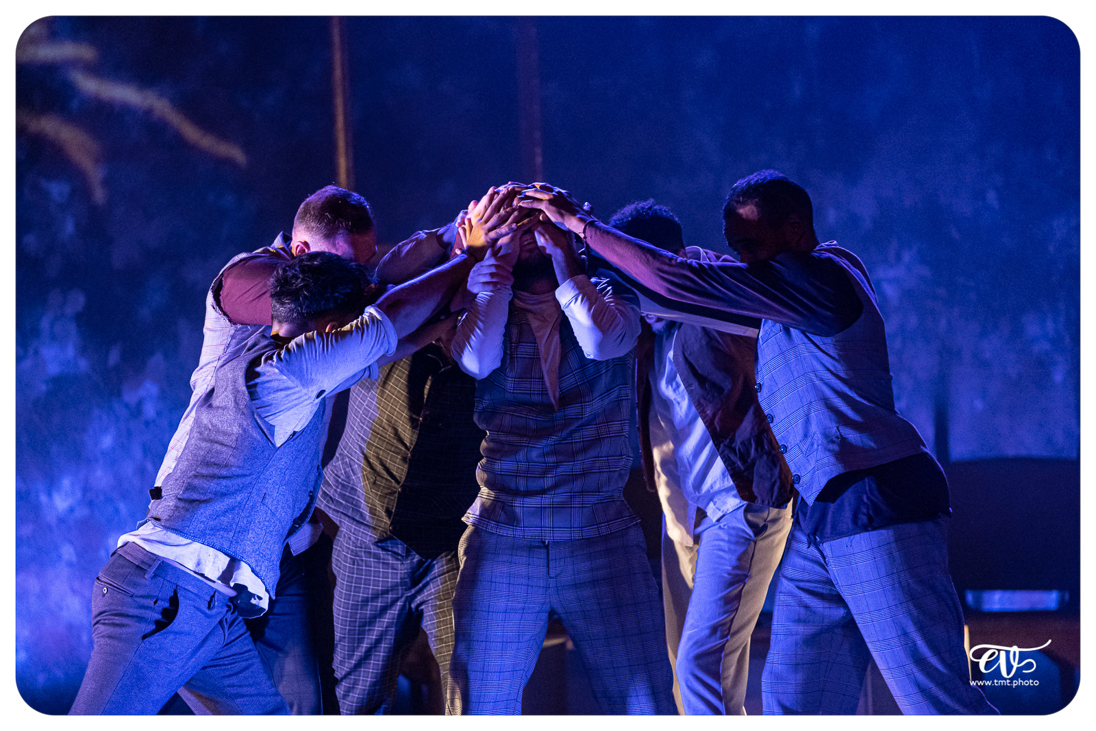 SUR LE FIL (CIE PYRAMID)